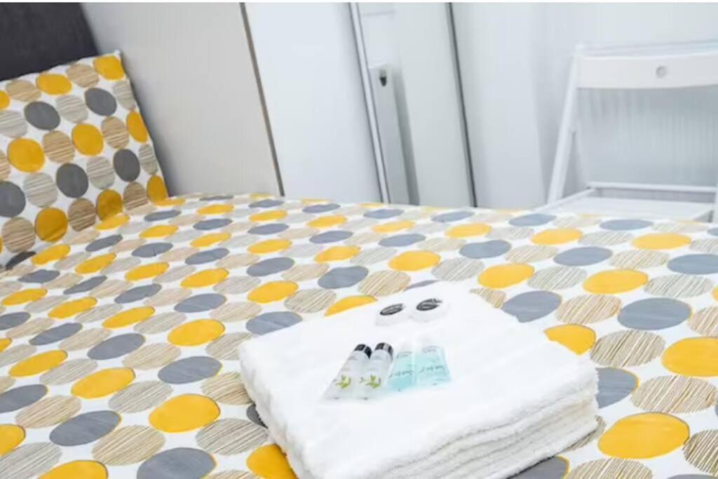 Boutique Modern Hotel Room For Two Near Tube And Bus Stations Лондон Экстерьер фото